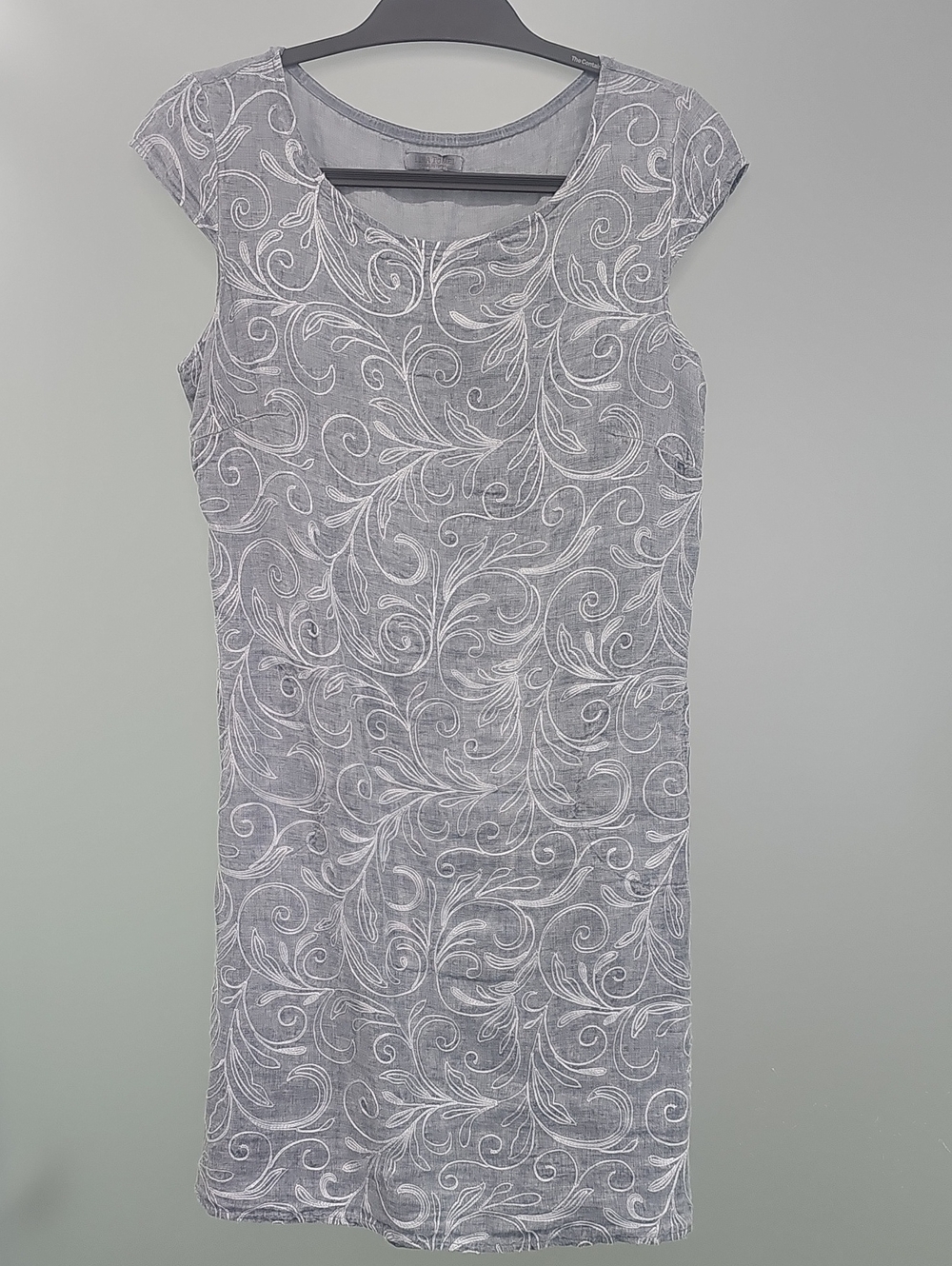 Lina Tomei Linen Cap-Sleeve Gray Embroidered Midi Dress